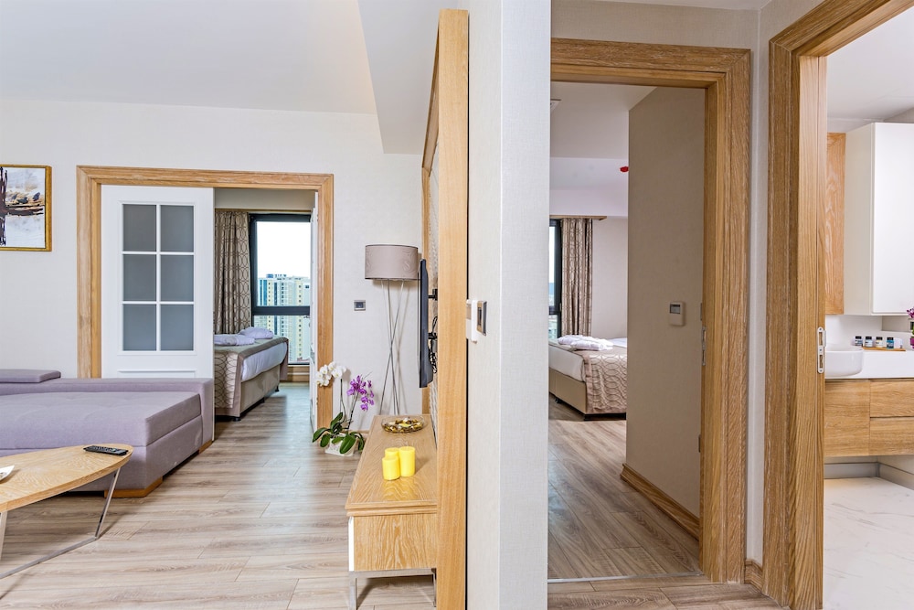 Bof Hotels Ceo Suites 19/73