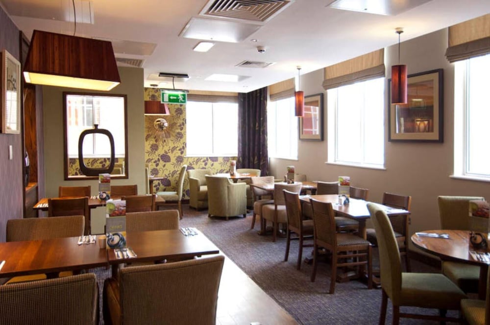 Premier Inn Coventry City (Earlsdon Park) 46/59