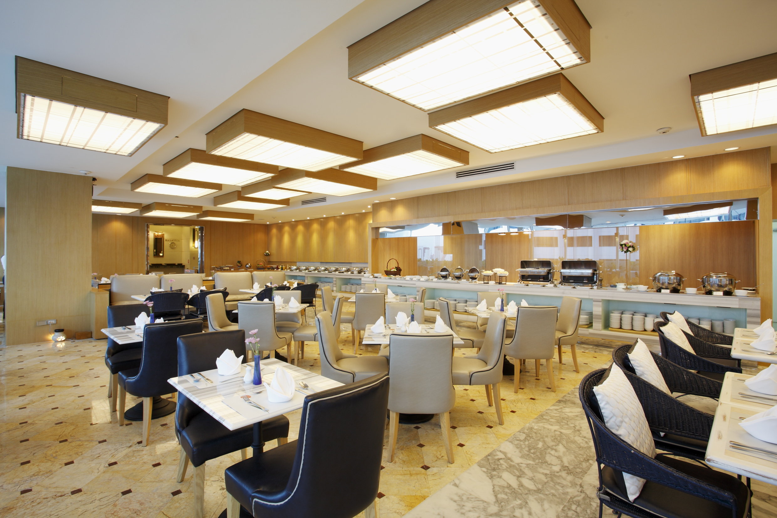 Centara Hotel Hat Yai 66/79