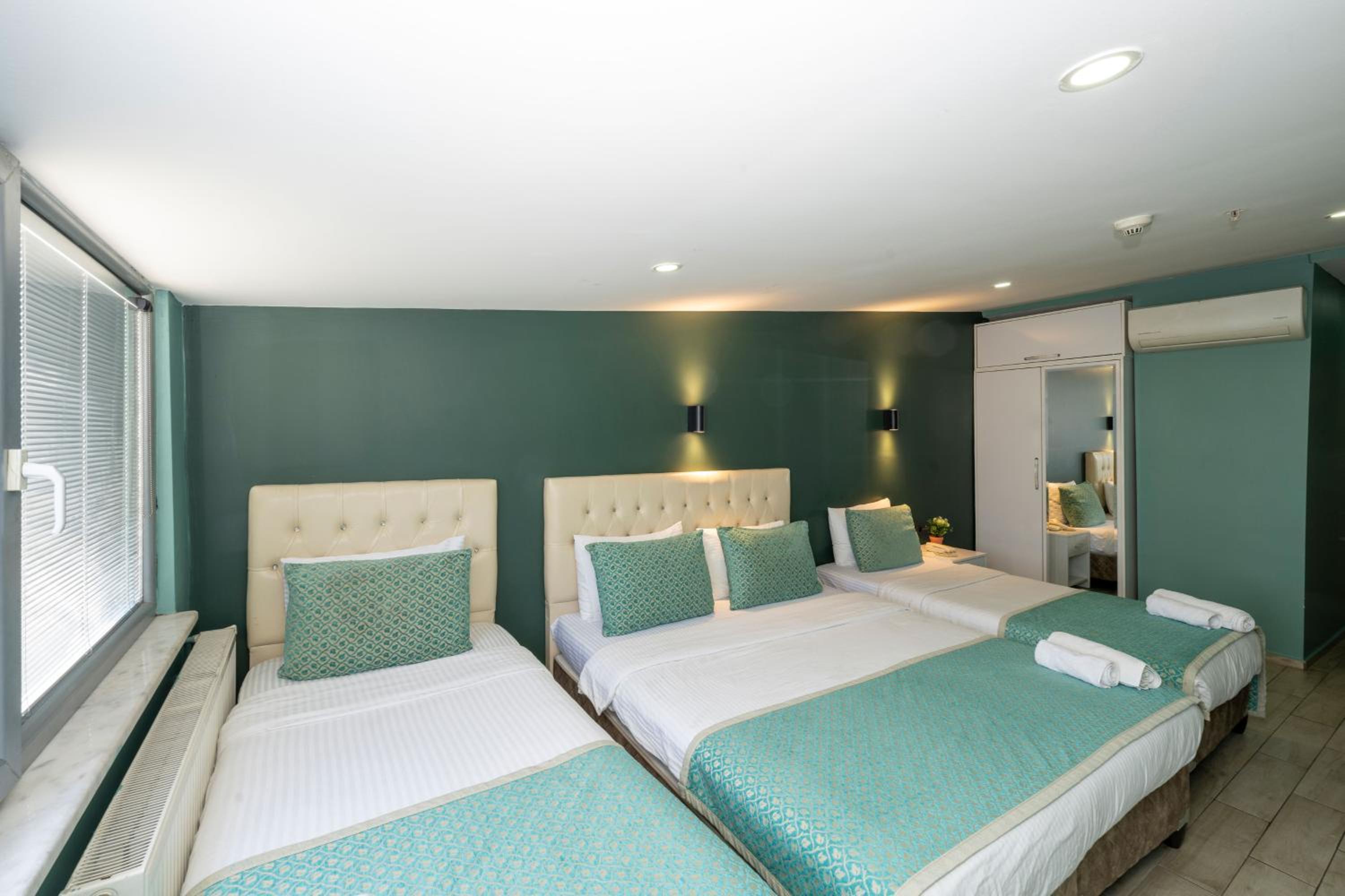 Room, Triple, Terrace