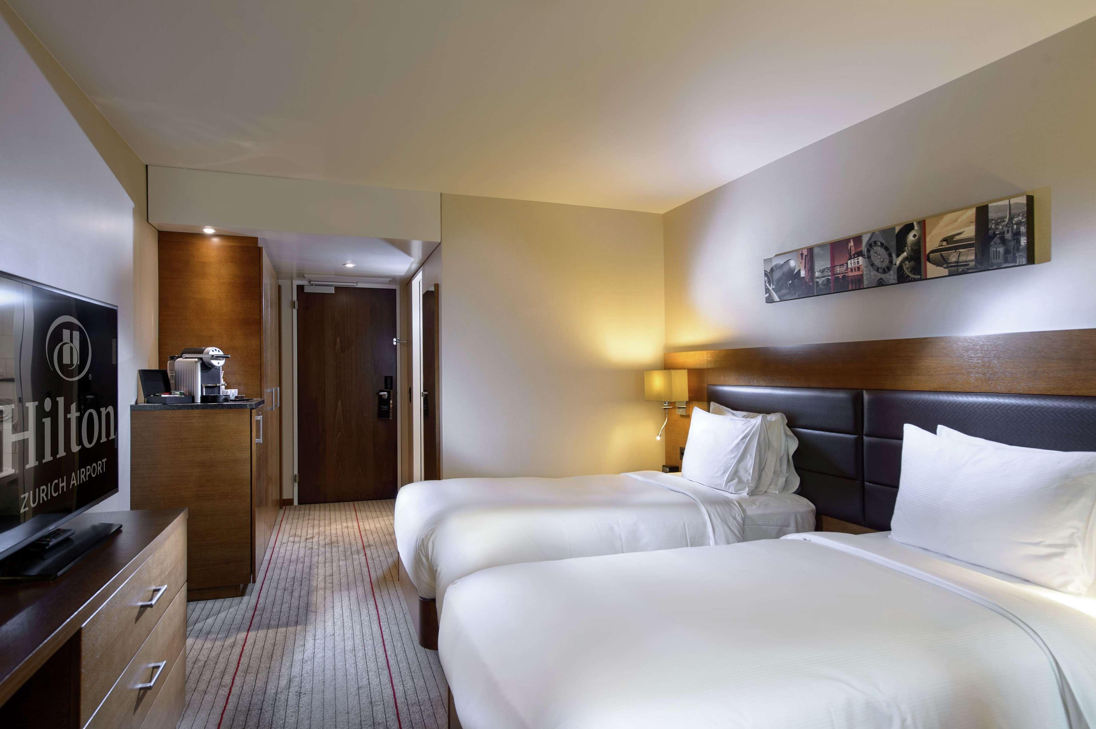 EXECUTIVE, TWIN BEDS, LOUNGE ACCESS