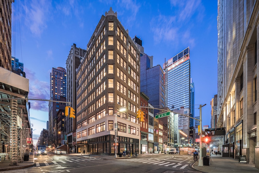 Flatiron Hotel 3/62