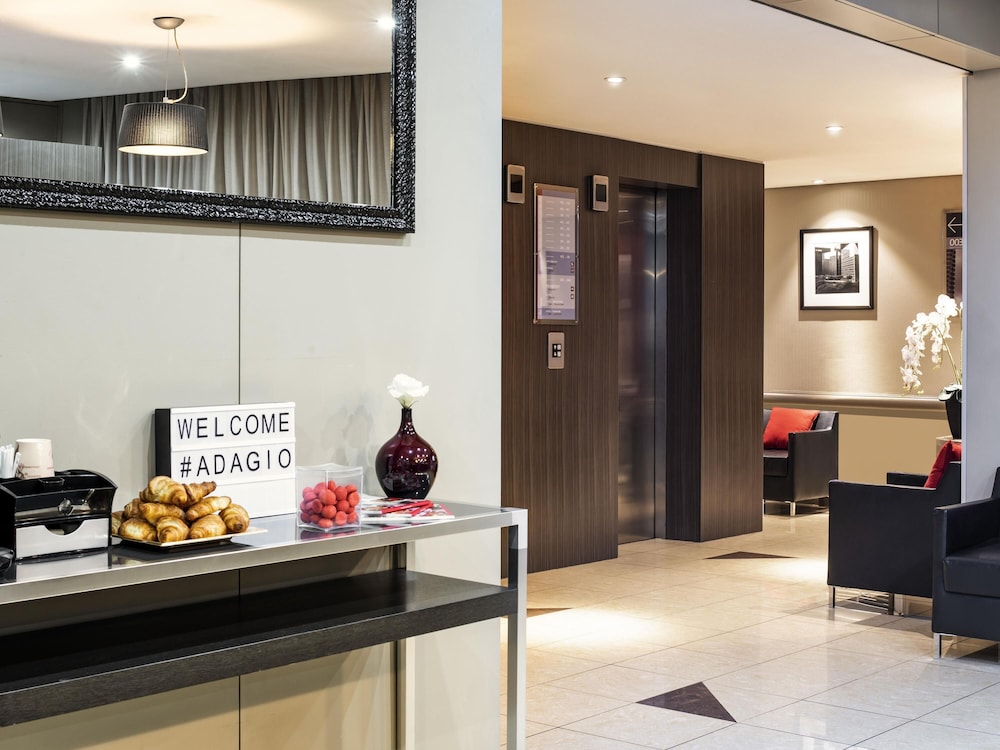 Aparthotel Adagio La Defense Esplanade 7/46