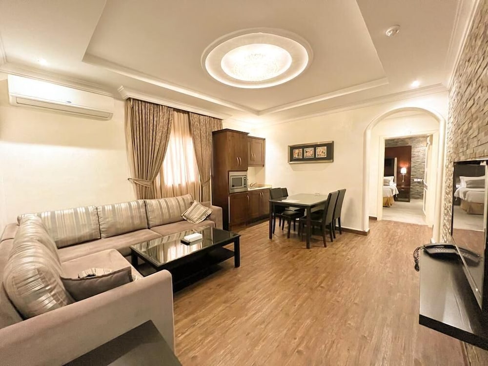 Loren Suites Al Salamah 30/50
