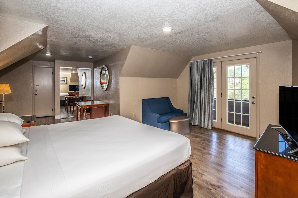 Chalet Inn 32/62