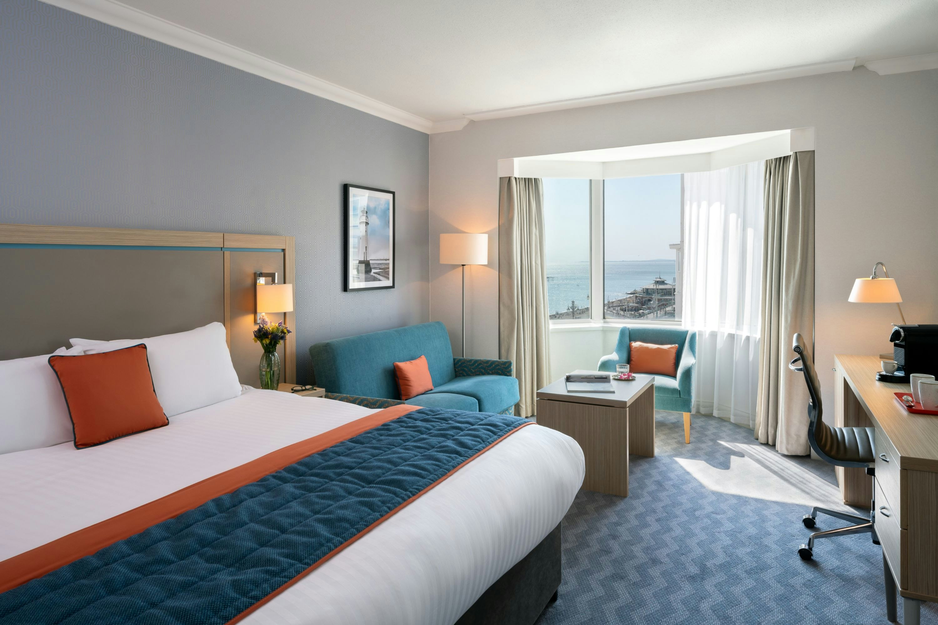 Superior, King Bed, Lateral Side Sea View