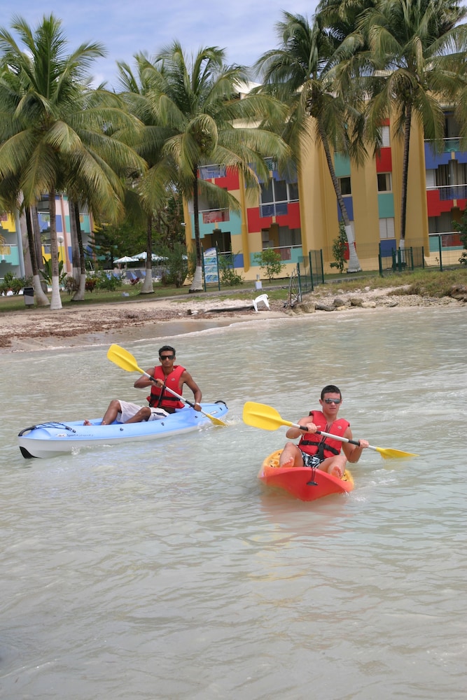 Canella Beach Hotel 36/42