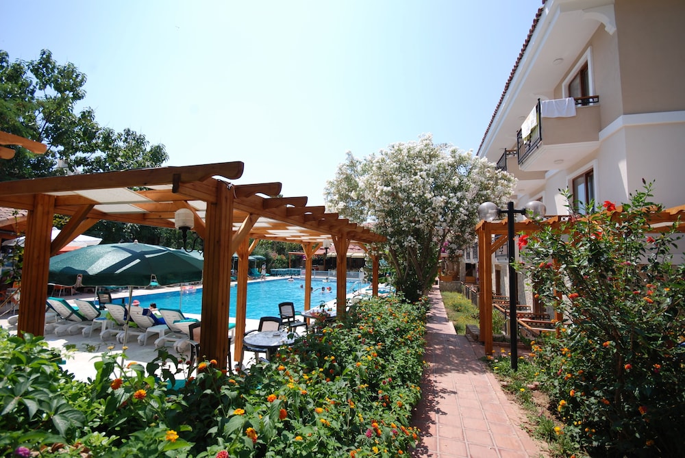 Perdikia Beach Hotel 40/44