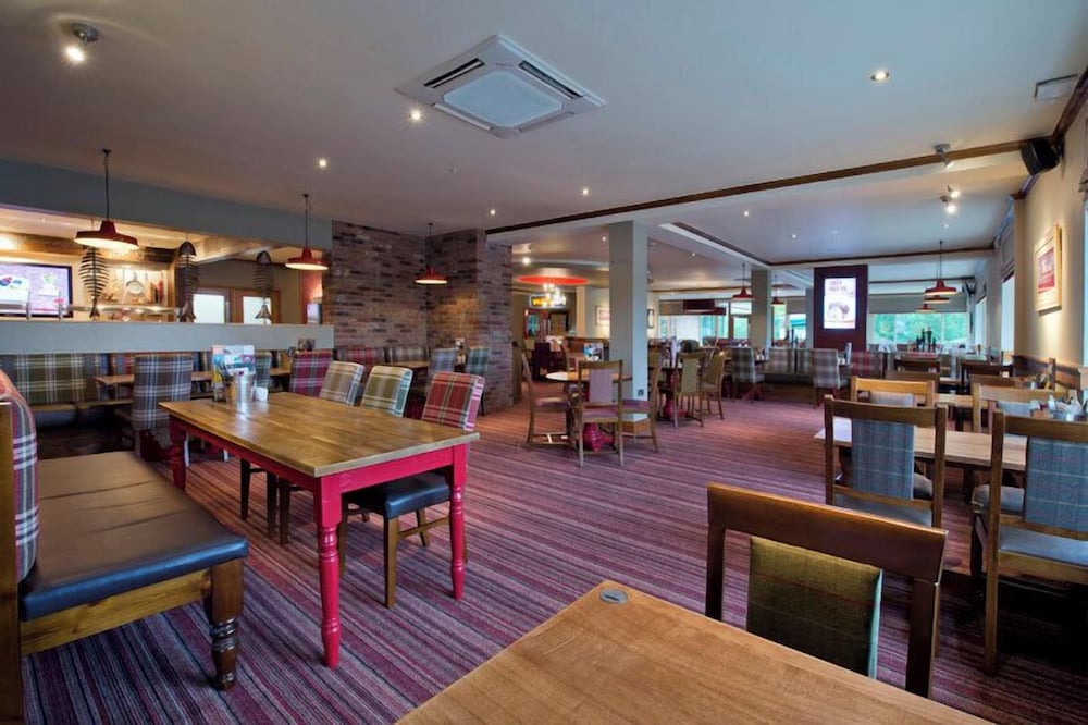 Premier Inn Sheffield/Barnsley (M1 Jct36) 23/51