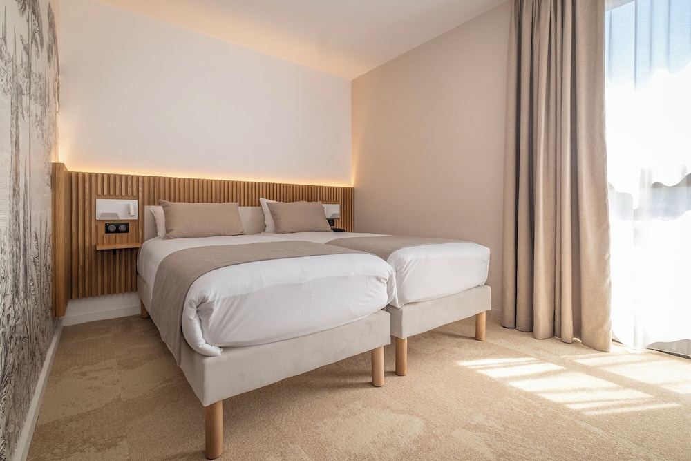غرفة عائلية بسرير مزدوج وسرير فردي، The Originals Le Relais D Aubagne 6/10