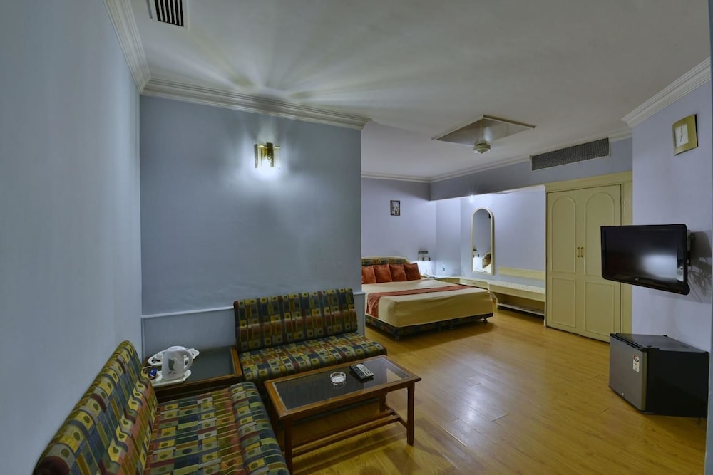 HOTEL SURENDRA VILAS 29/50
