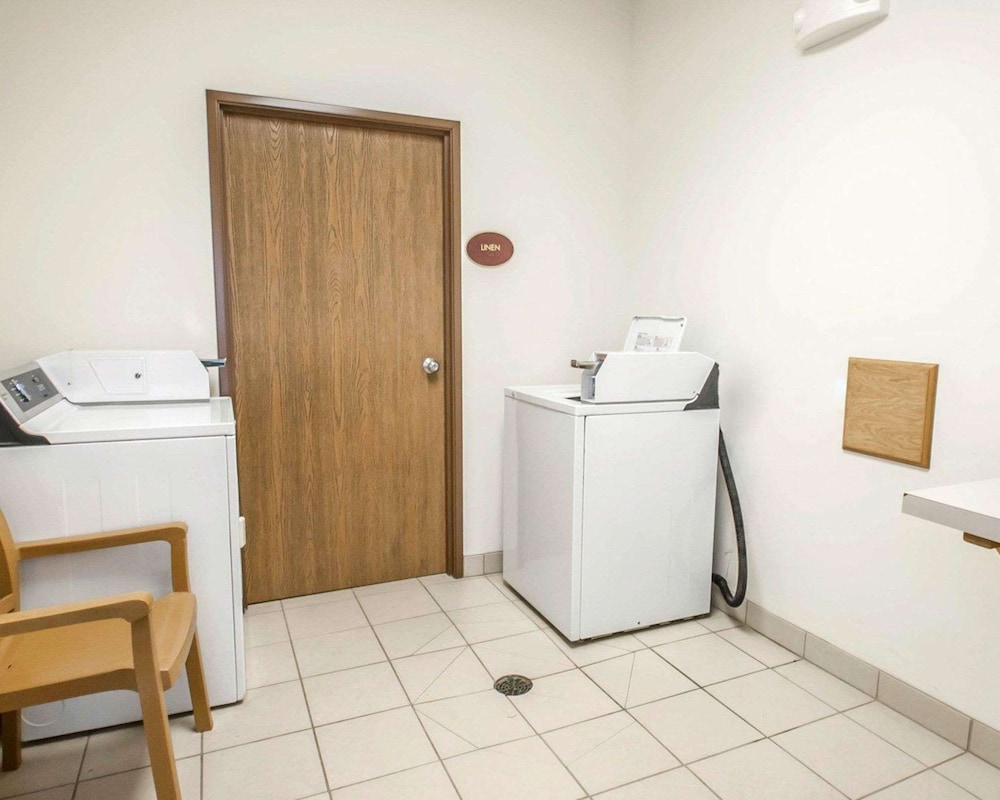 Sleep Inn Suites Lake of the Ozarks 11/52