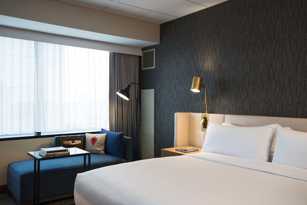 Room at RENAISSANCE TOLEDO DOWNTOWN HOTEL, TOLEDO - OH