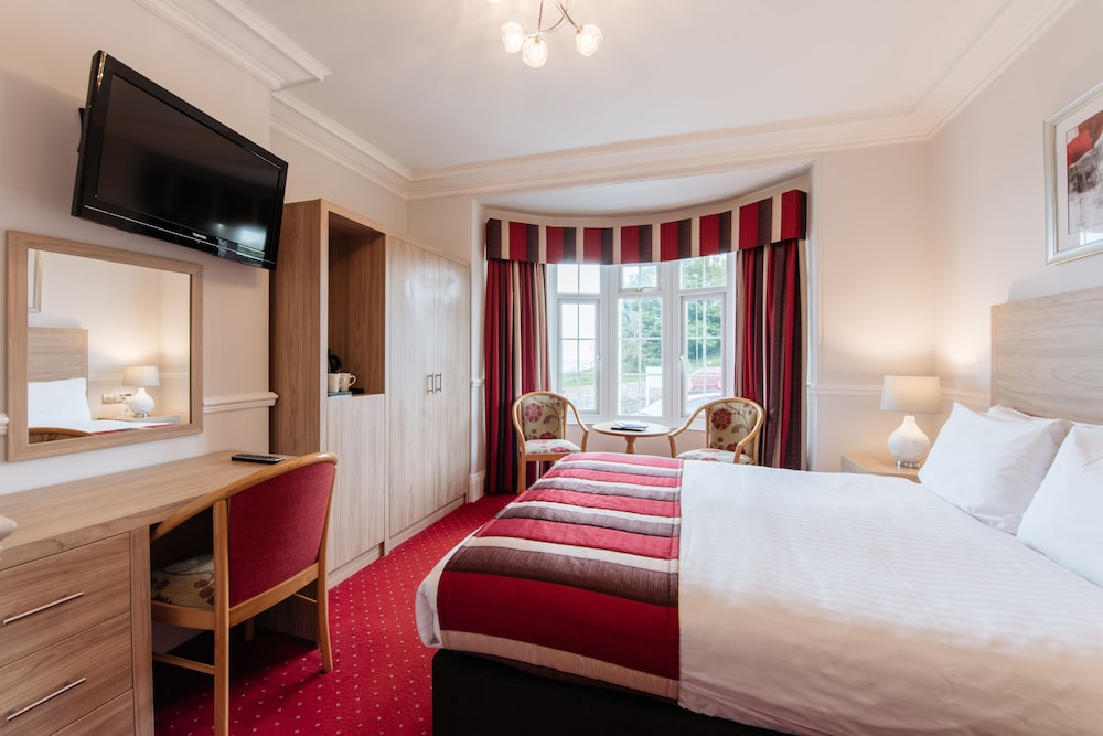 ROOM, DOUBLE BED