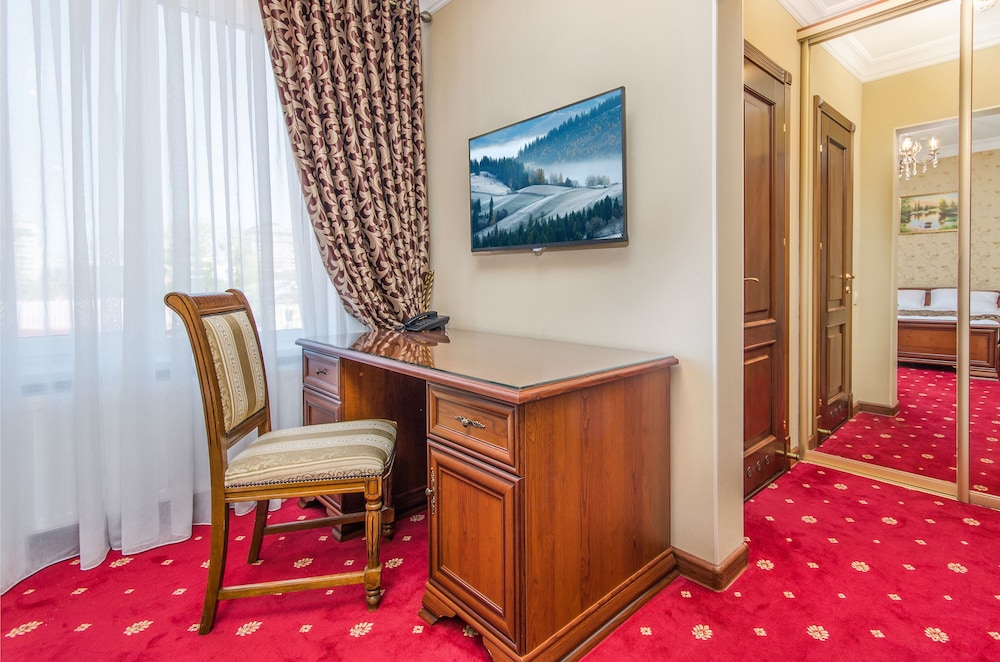 Park Lane Hotel 42/58