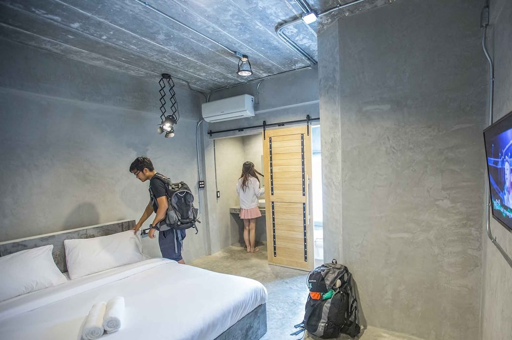 Udonbackpackers Beds And Cafe 24/33