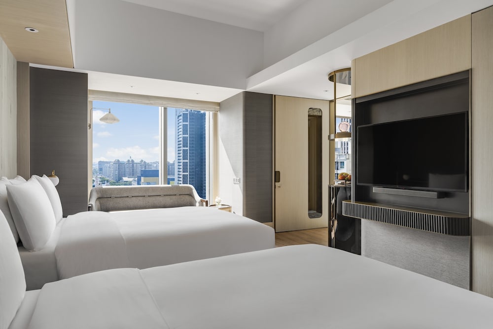 Intercontinental Kaohsiung 26/76
