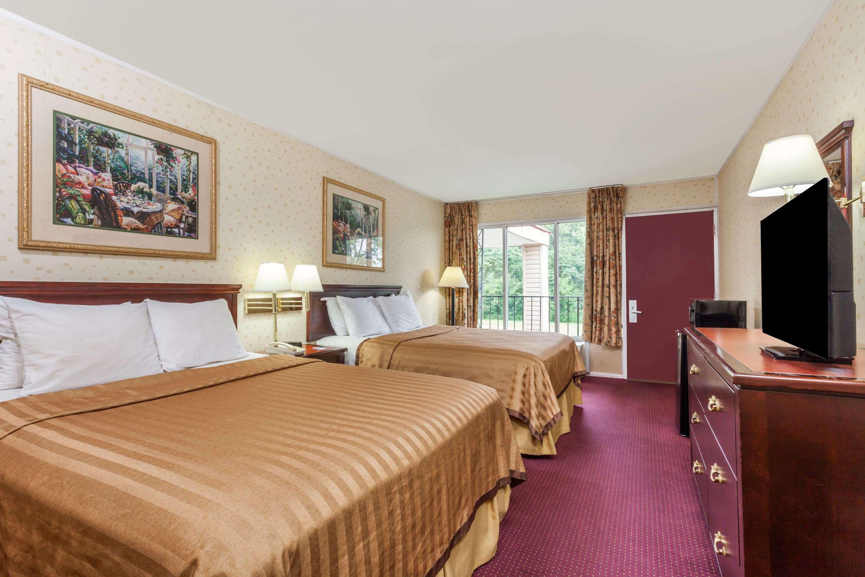 Travelodge by Wyndham Seymour 15/30
