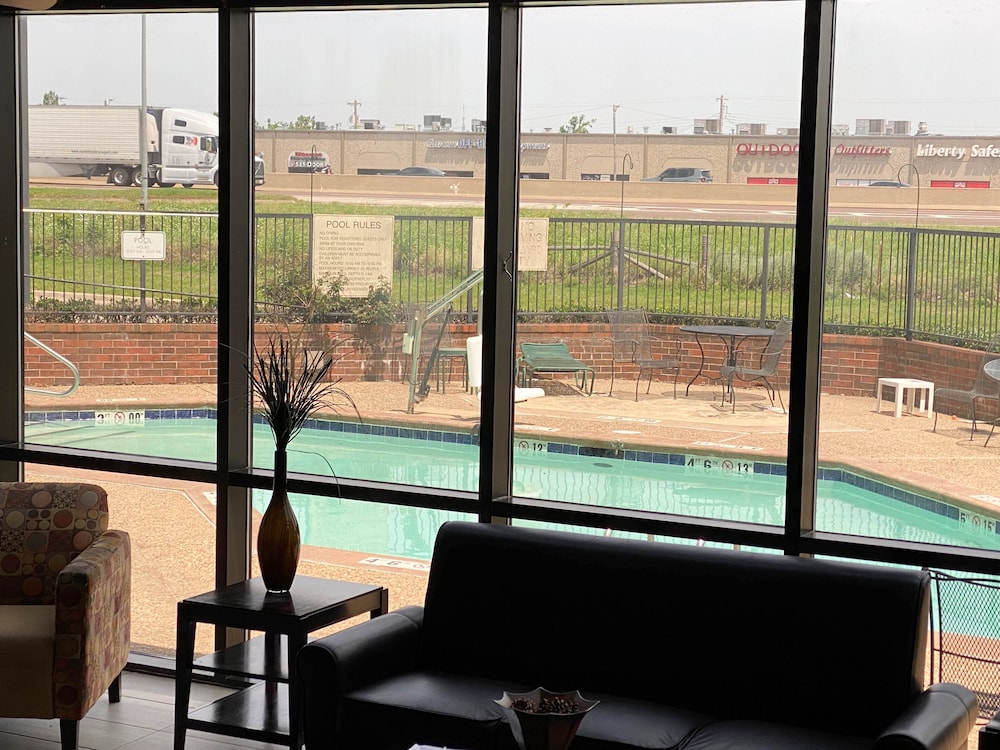 Motel6 Oklahoma City, OK - Fairgrounds West 19/42