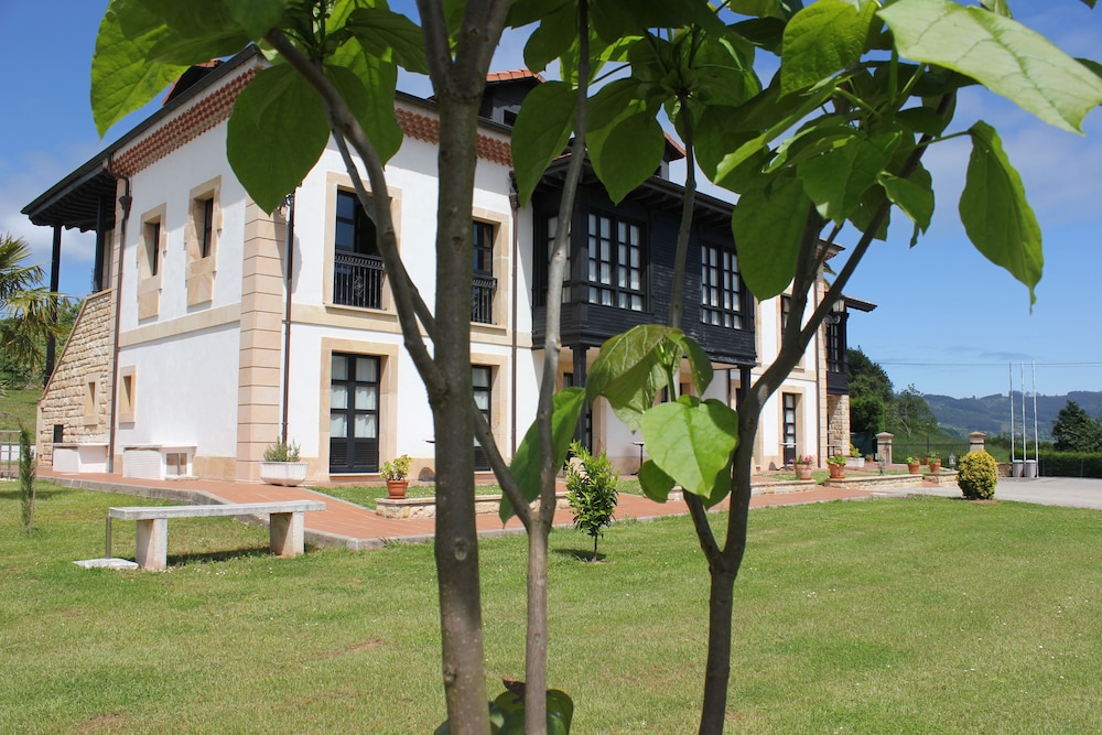 LA CASONA DE LA ROZA 37/48