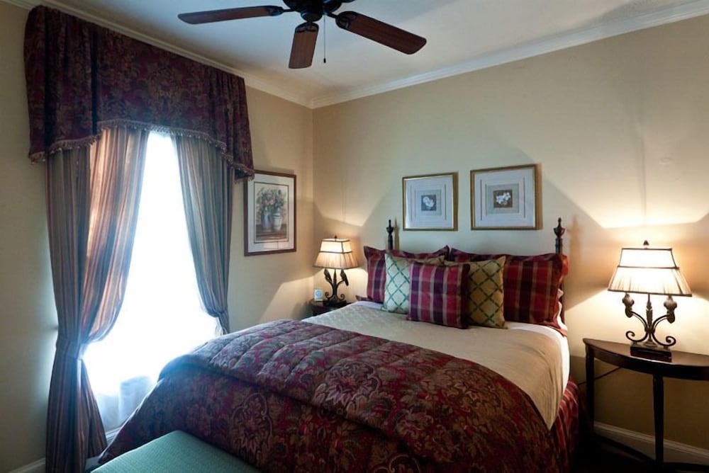 Gold, King Bed