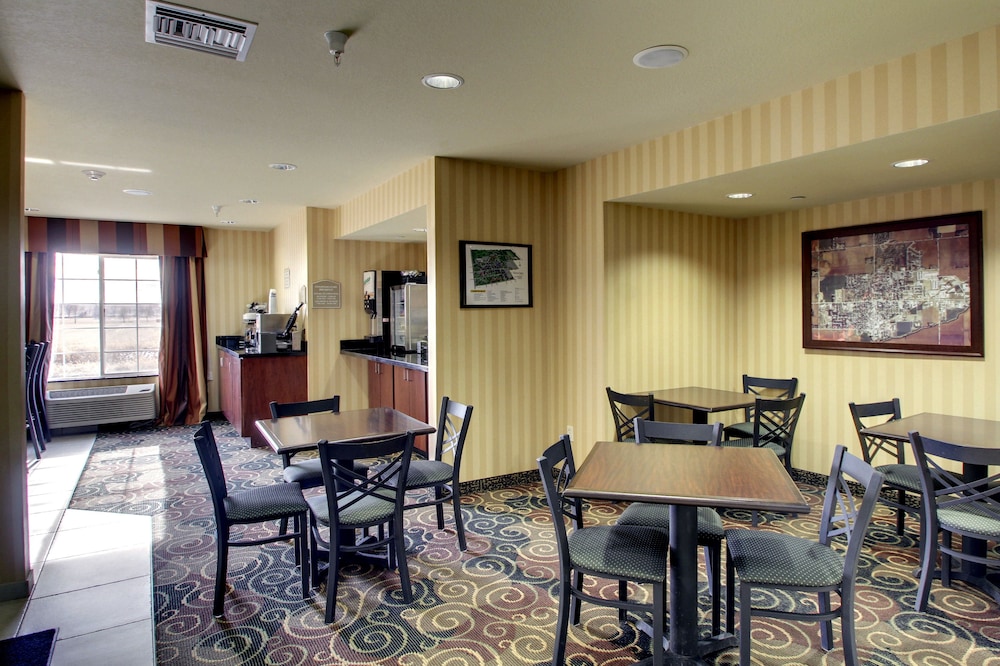 Cobblestone Hotel Wayne 34/44