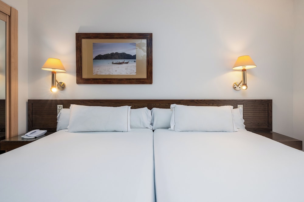 CONNECTING, DOUBLE BED