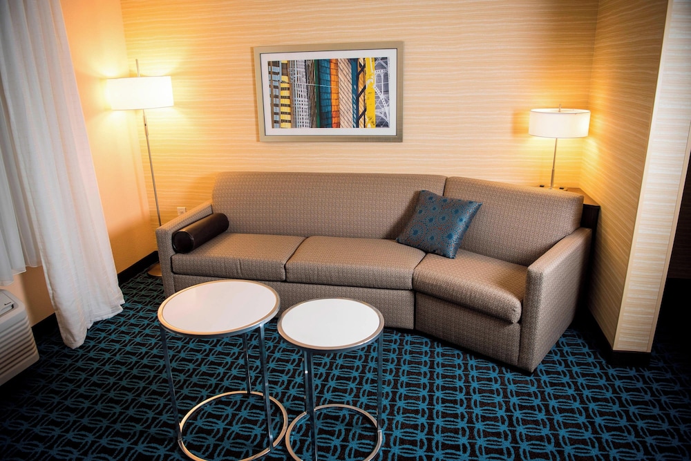 FAIRFIELD INN & SUITES CINCINNATI UPTOWN/UNIVERSITY AREA 31/50