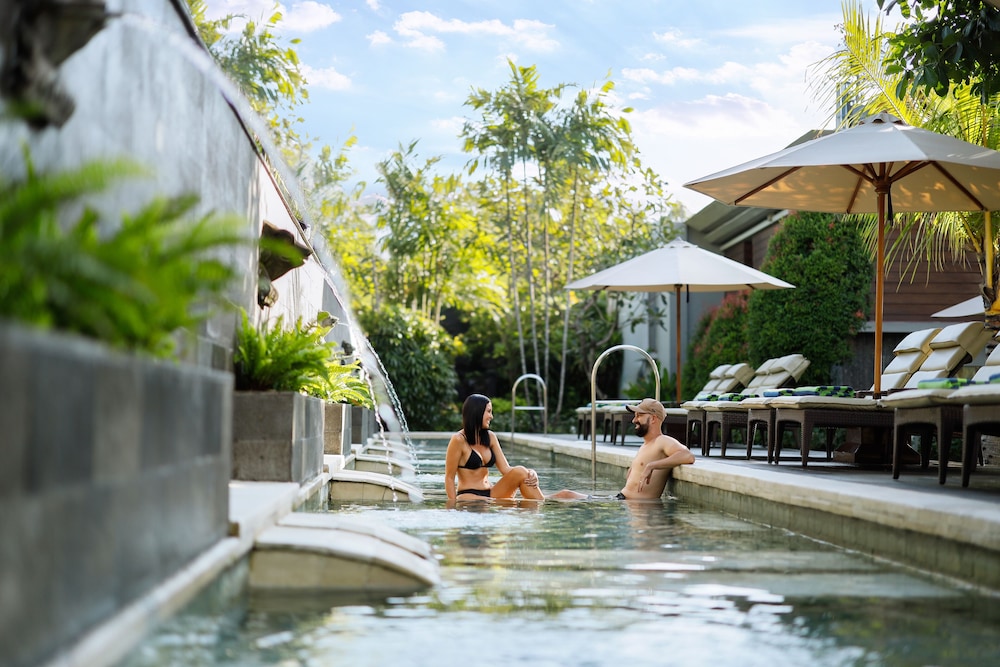 Bali Dynasty Resort 37/64