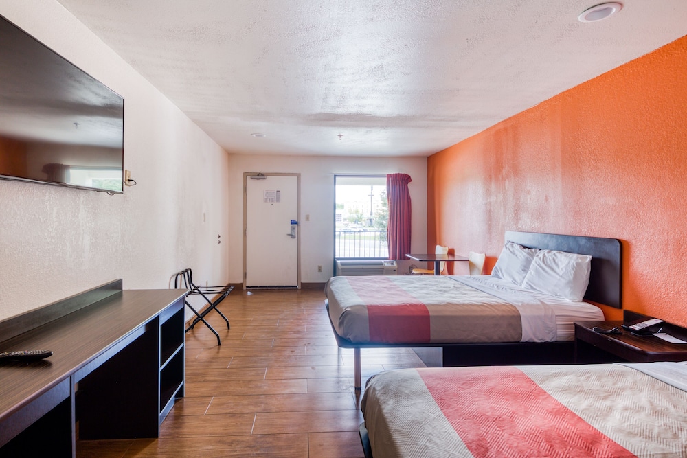 Motel6 Denham Springs, LA 10/50
