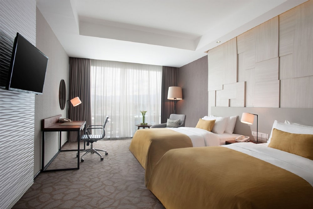 Premium, Twin Beds, Club Lounge Access, Accessible