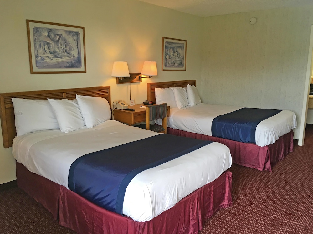 Super 8 by Wyndham Riverside AL 9/44