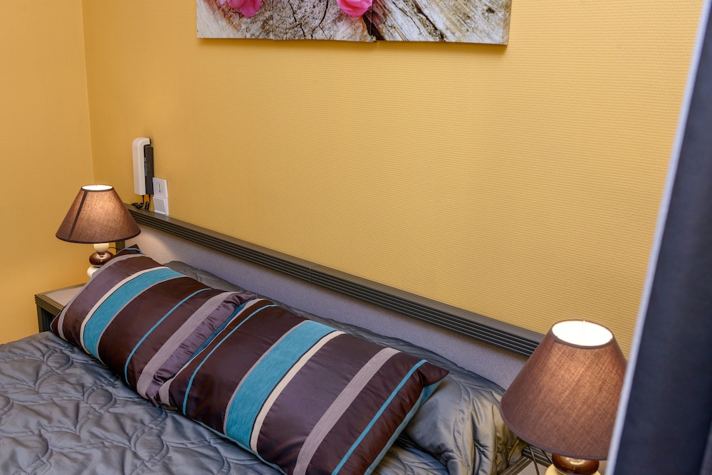 HOSTELLERIE DES LAURIERS 17/30