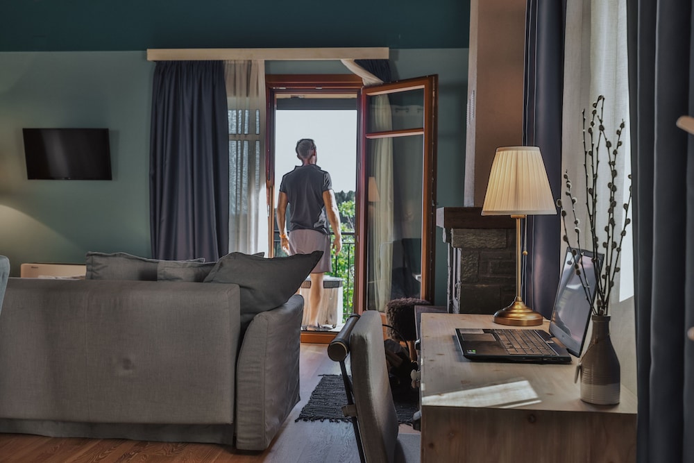 Rouista Tzoumerka Resort 35/50