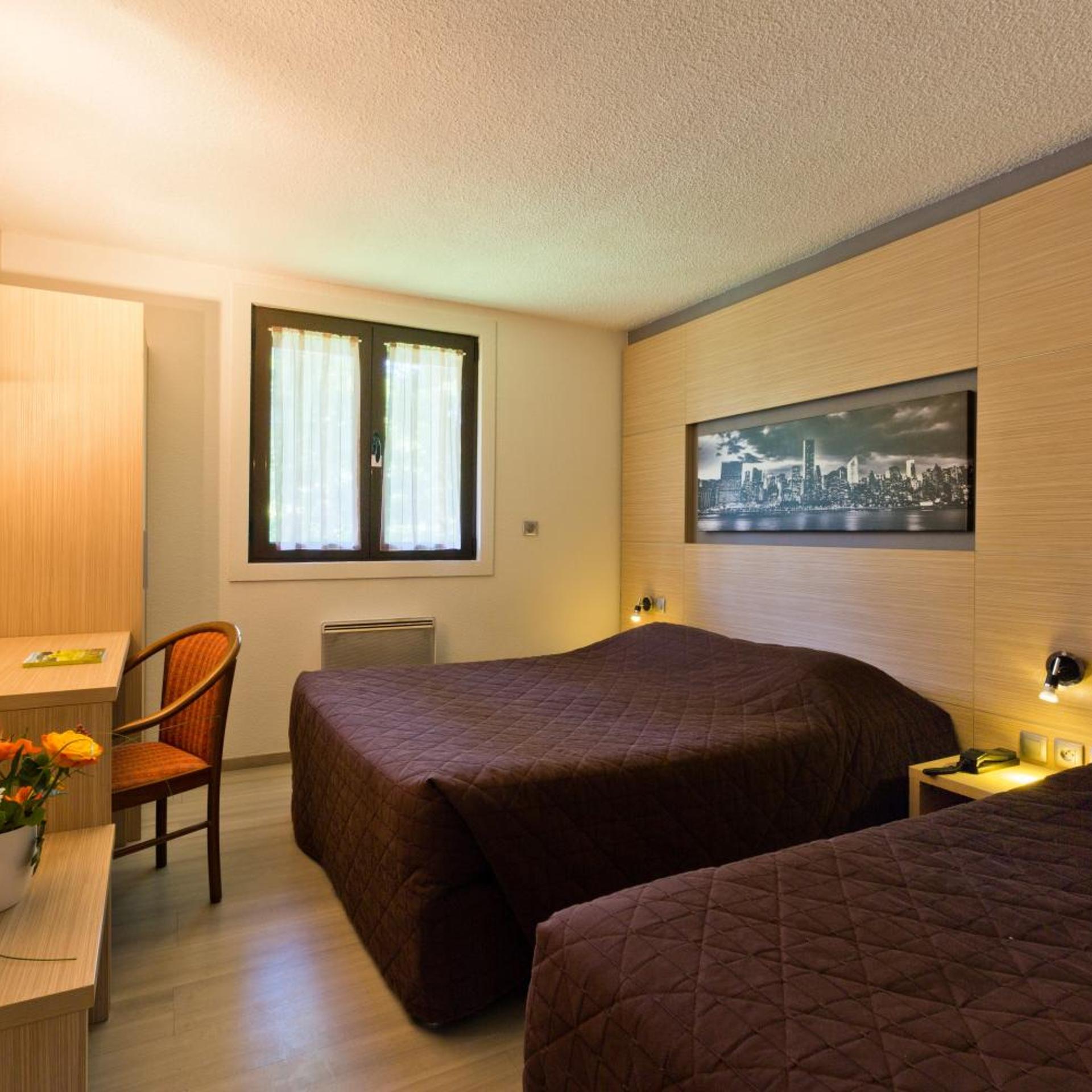 غرفة عائلية، Logis Albhotel Grill 7/9