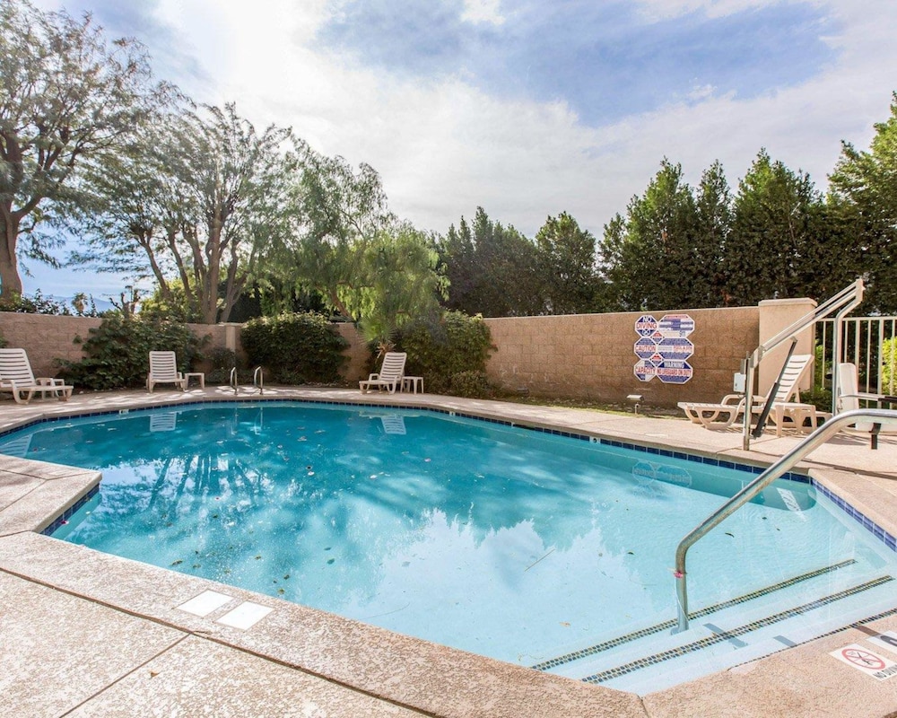 Comfort Suites Palm Desert I-10 1/32