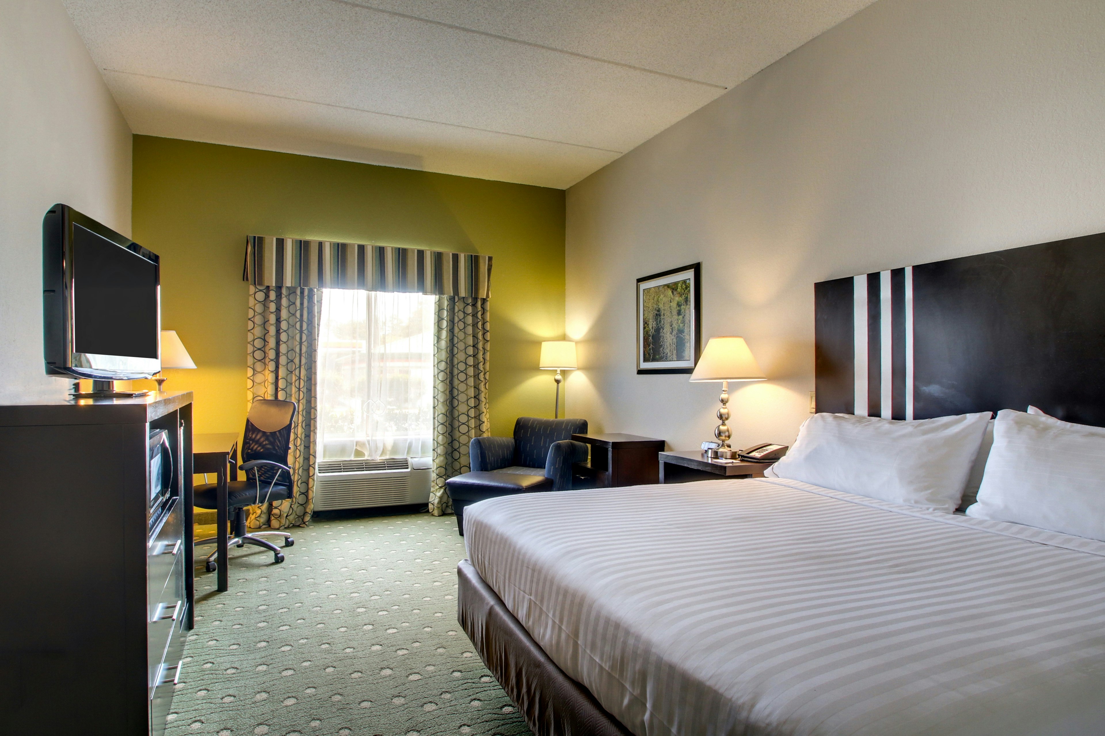 Holiday Inn Express Hotel Suites Live Oak 30/71
