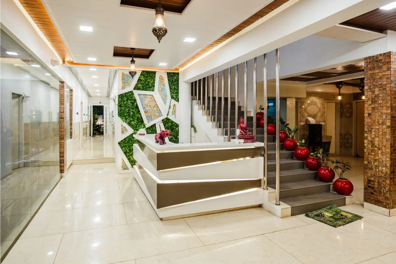 Lobby at ELIVAAS Moonstone Meadows 9 BHK Retreat With Private Pool, Garden, Gazebo and Jacuzzi, LONAVALA