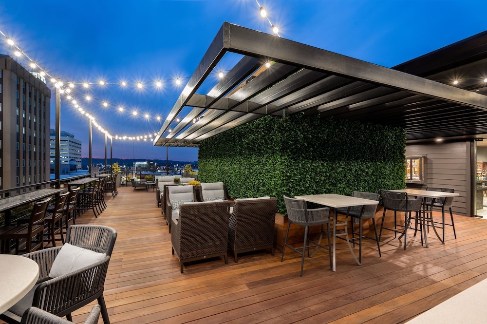 Hyatt Place Knoxville/Downtown 42/72