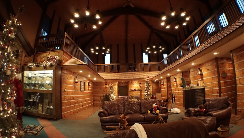 RiverBank Lodge 22/34
