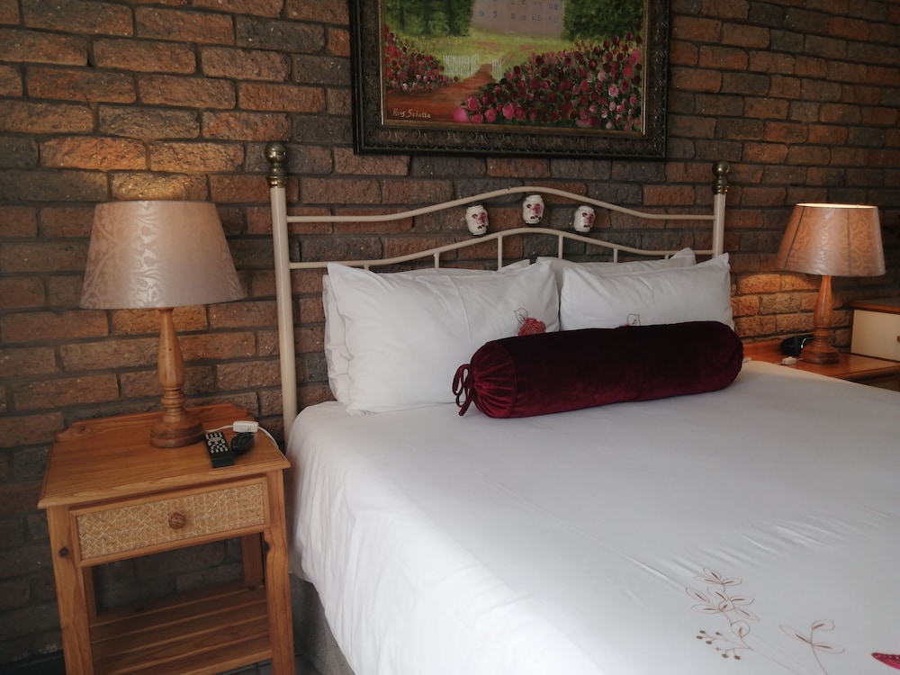 Amzee Bokmakierie Guest House 38/72