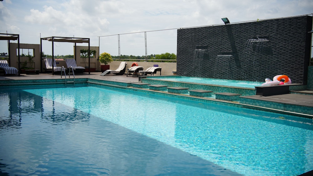 FLORA AIRPORT HOTEL 48/50