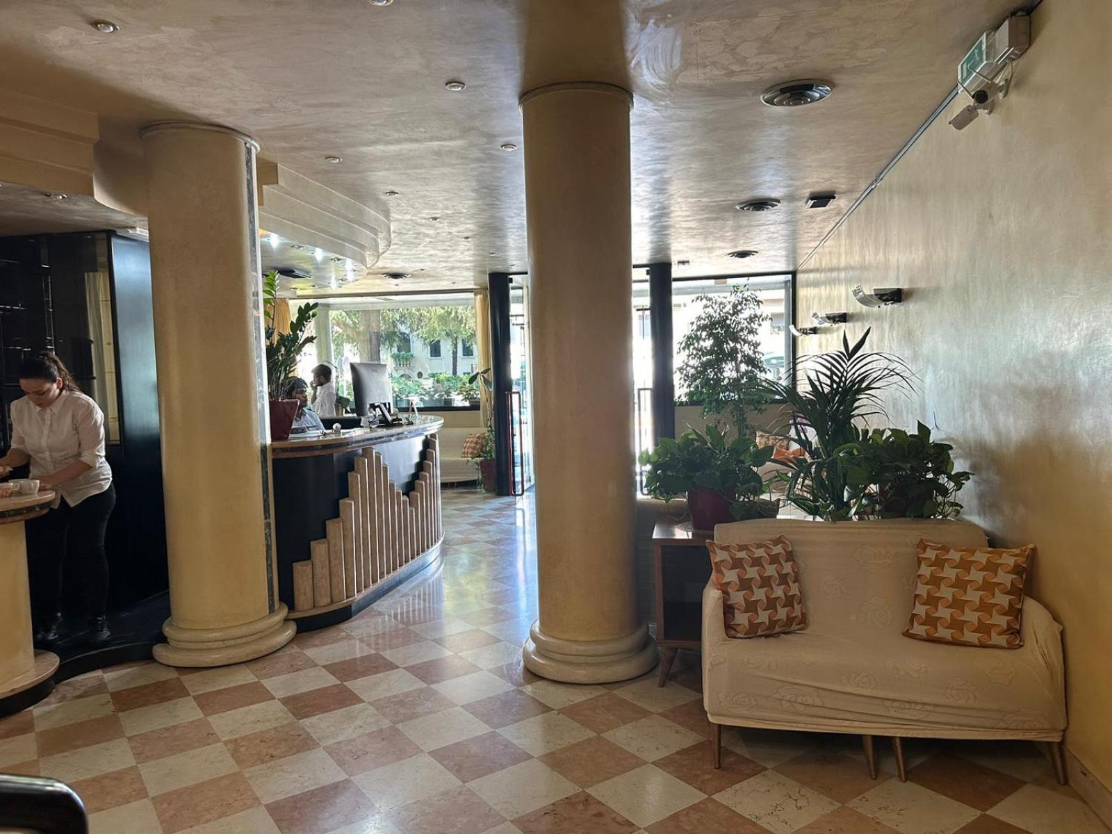 Hotel Raffaello Venice 5/16