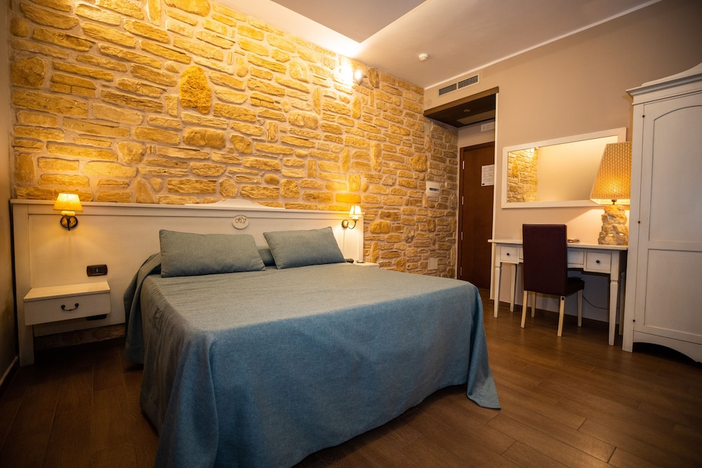 suite, jetted tub