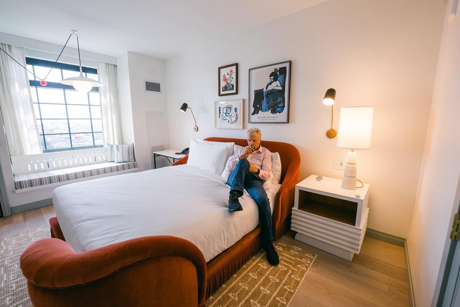 ROOM, KING BED, ACCESSIBLE