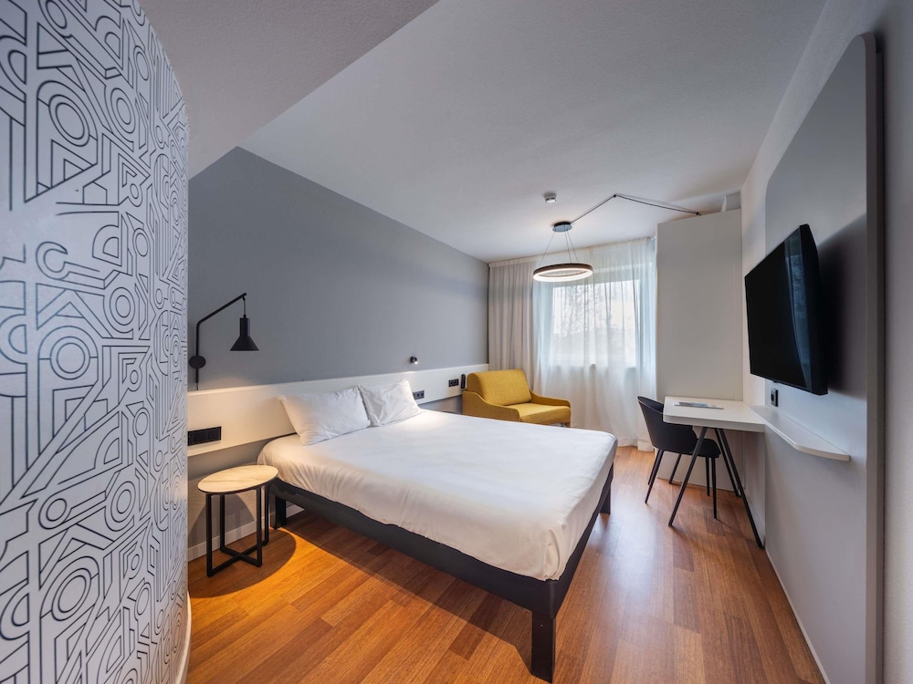 Ibis Murcia 16/70