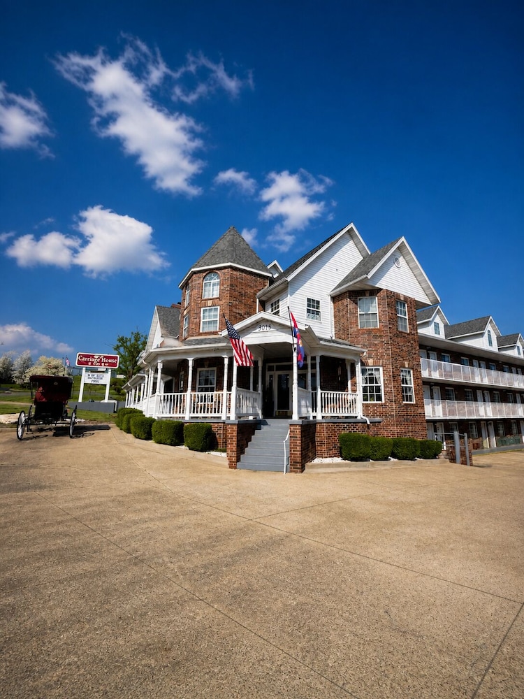 Carriage House Inn 59/61