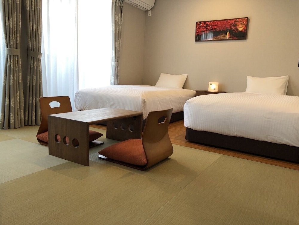 JAPANESE WESTERN, DELUXE, TWIN BEDS, TATAMI, BALCONY