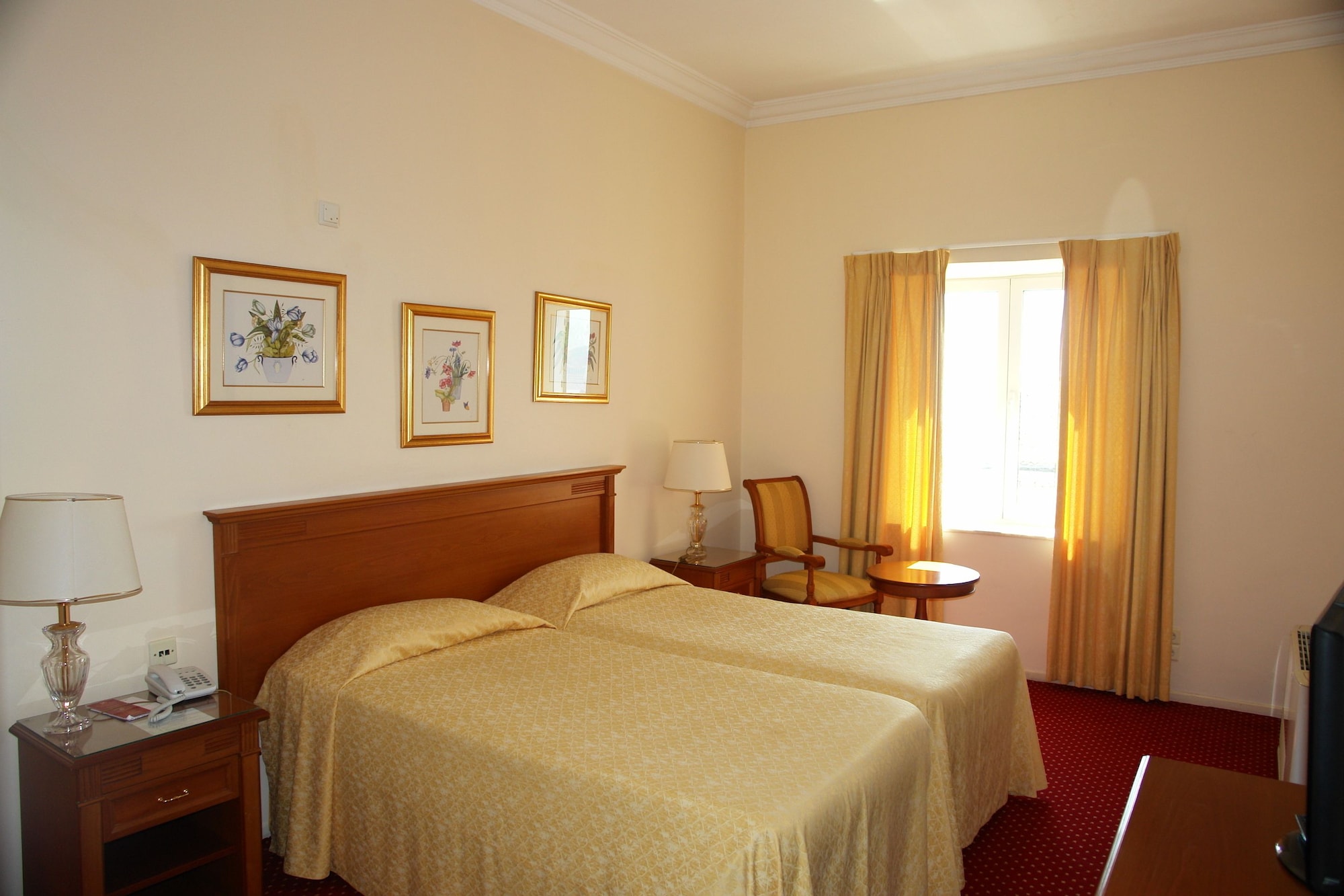 ROOM, TRIPLE