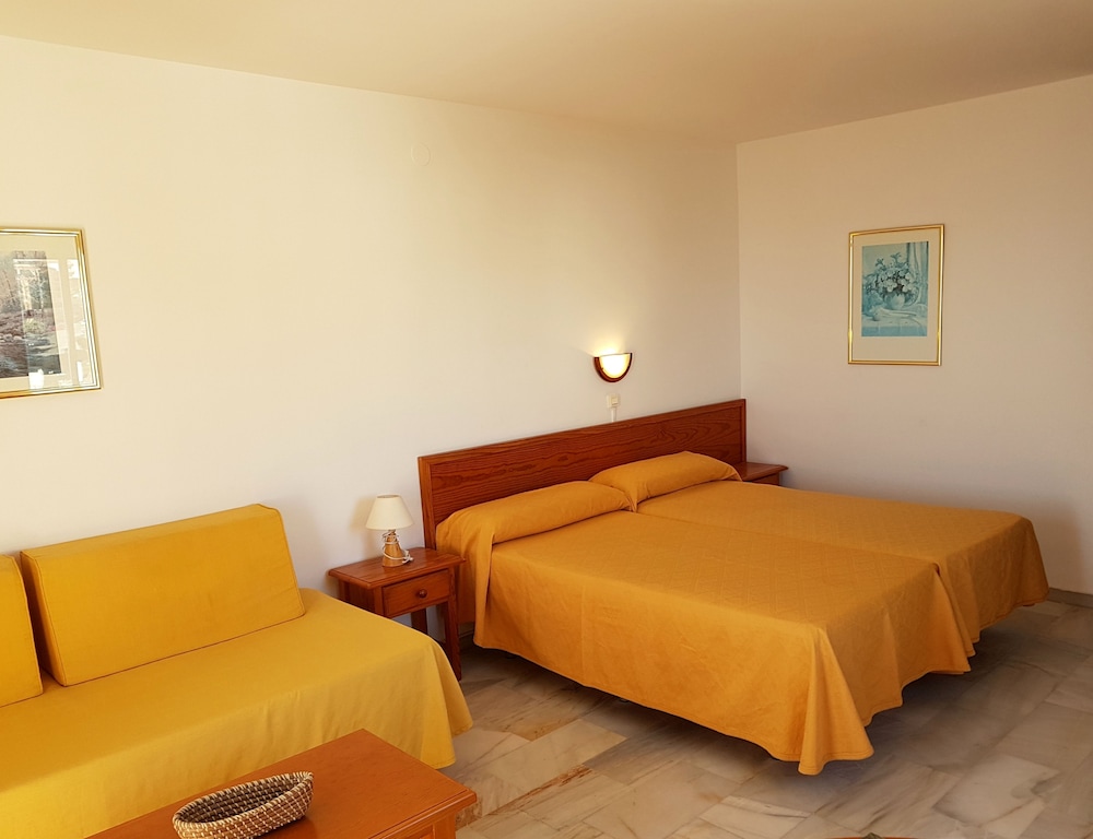 STUDIO, TWIN BEDS, SEA VIEW, SOFA, TERRACE